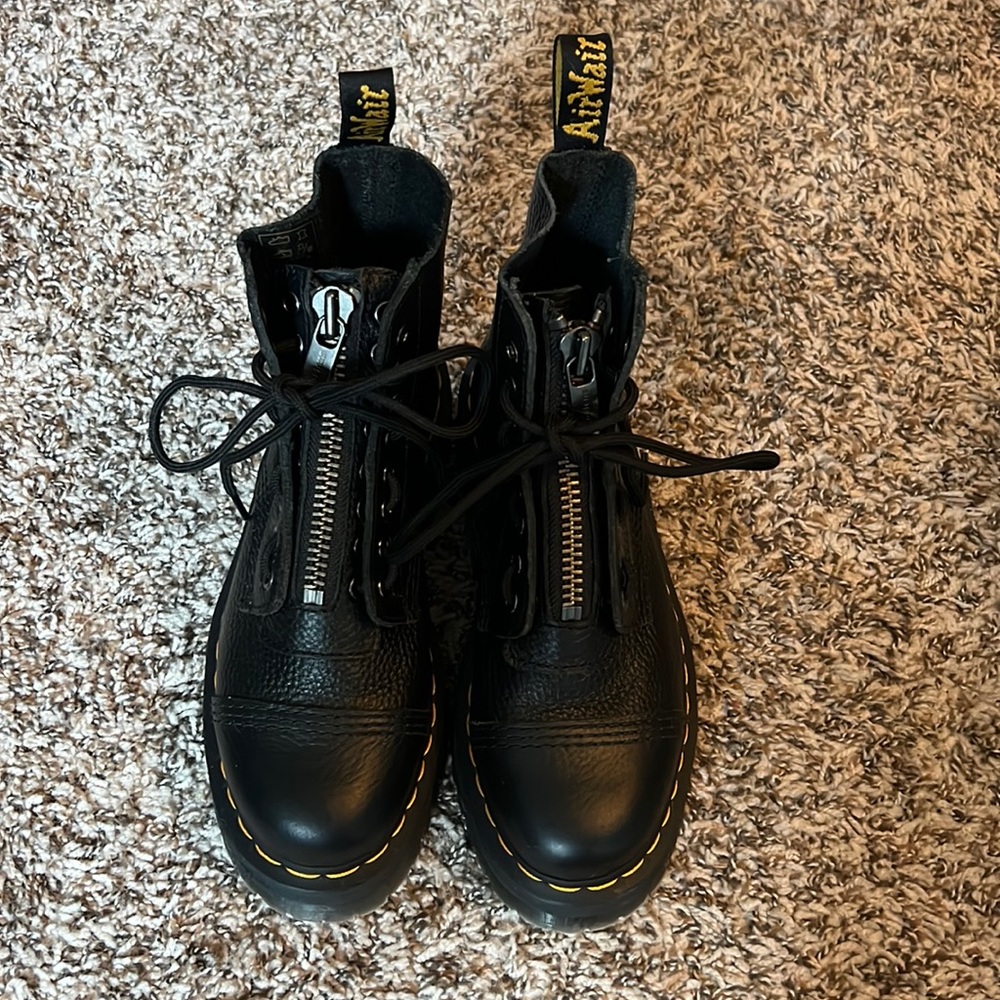 Dr. Martens Womens Sinclair 8 Eye Leather Platform Boot